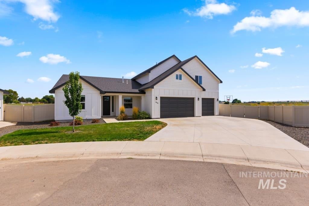 Photo of 424 October Sky St, New Plymouth, ID 83655 (MLS # 98998942)