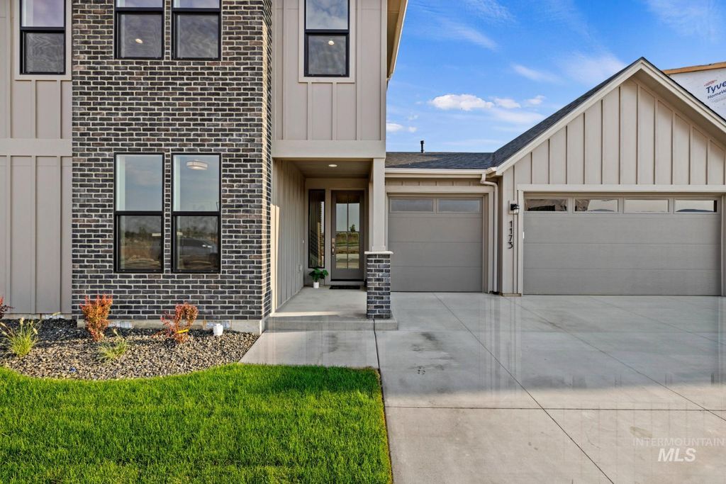 Photo of 1041 W. Malbar St, Meridian, ID 83646 (MLS # 98965804)