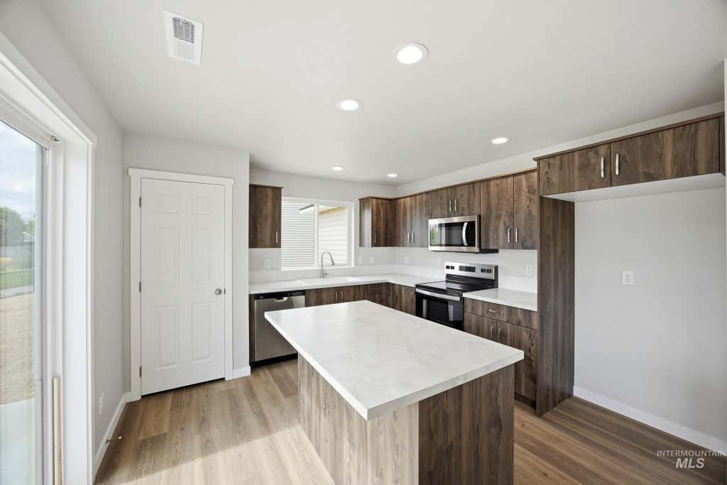 Photo of 1680 Gyrfalcon St, Middleton, ID 83644 (MLS # 98996100)