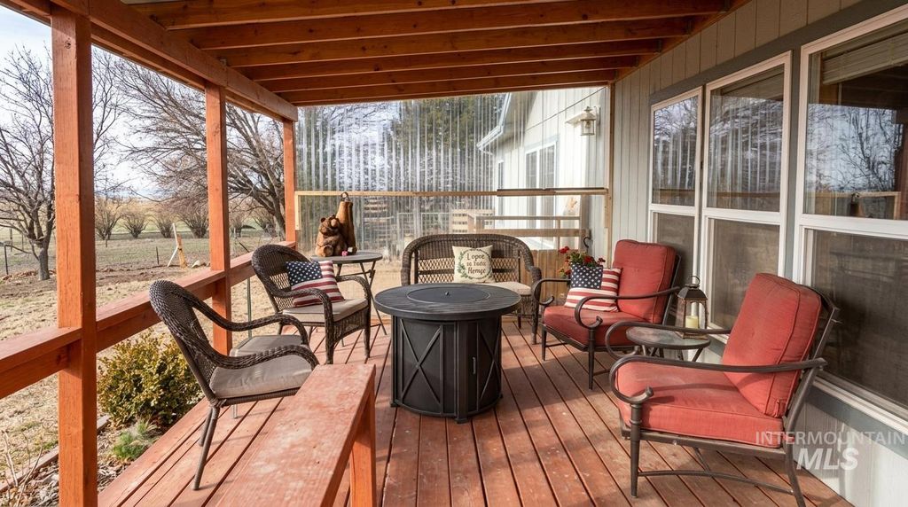 Photo of 103 West 420 North, Shoshone, ID 83352 (MLS # 98978497)