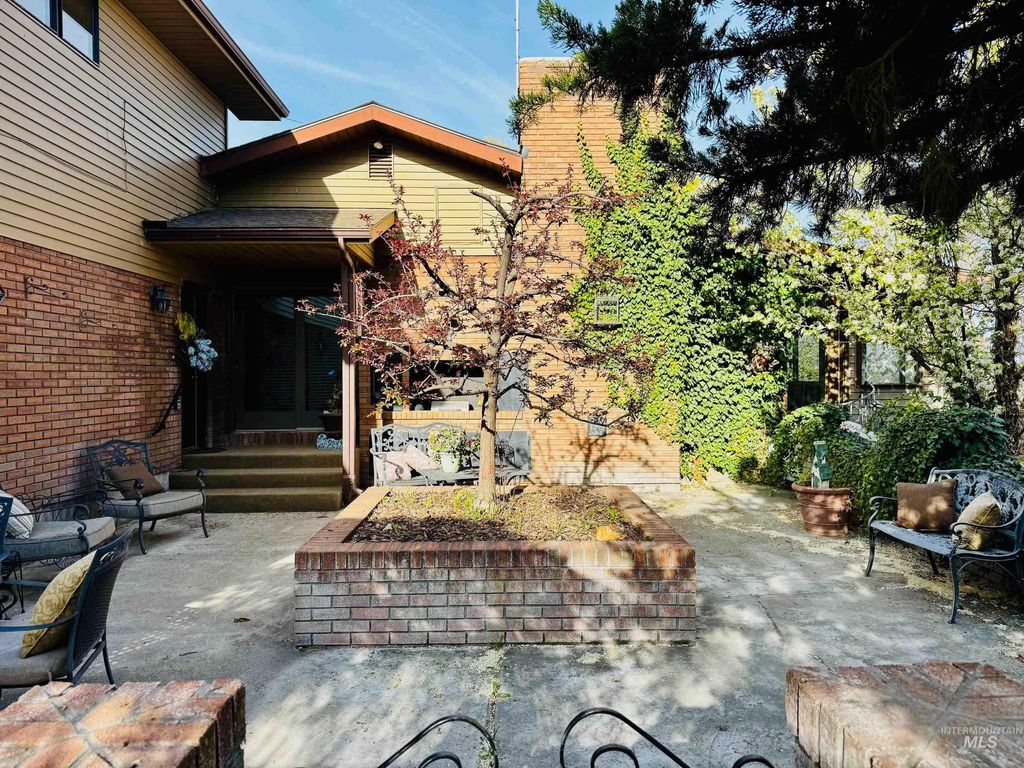 Photo of 936 E 350 N, Declo, ID 83323 (MLS # 98981375)