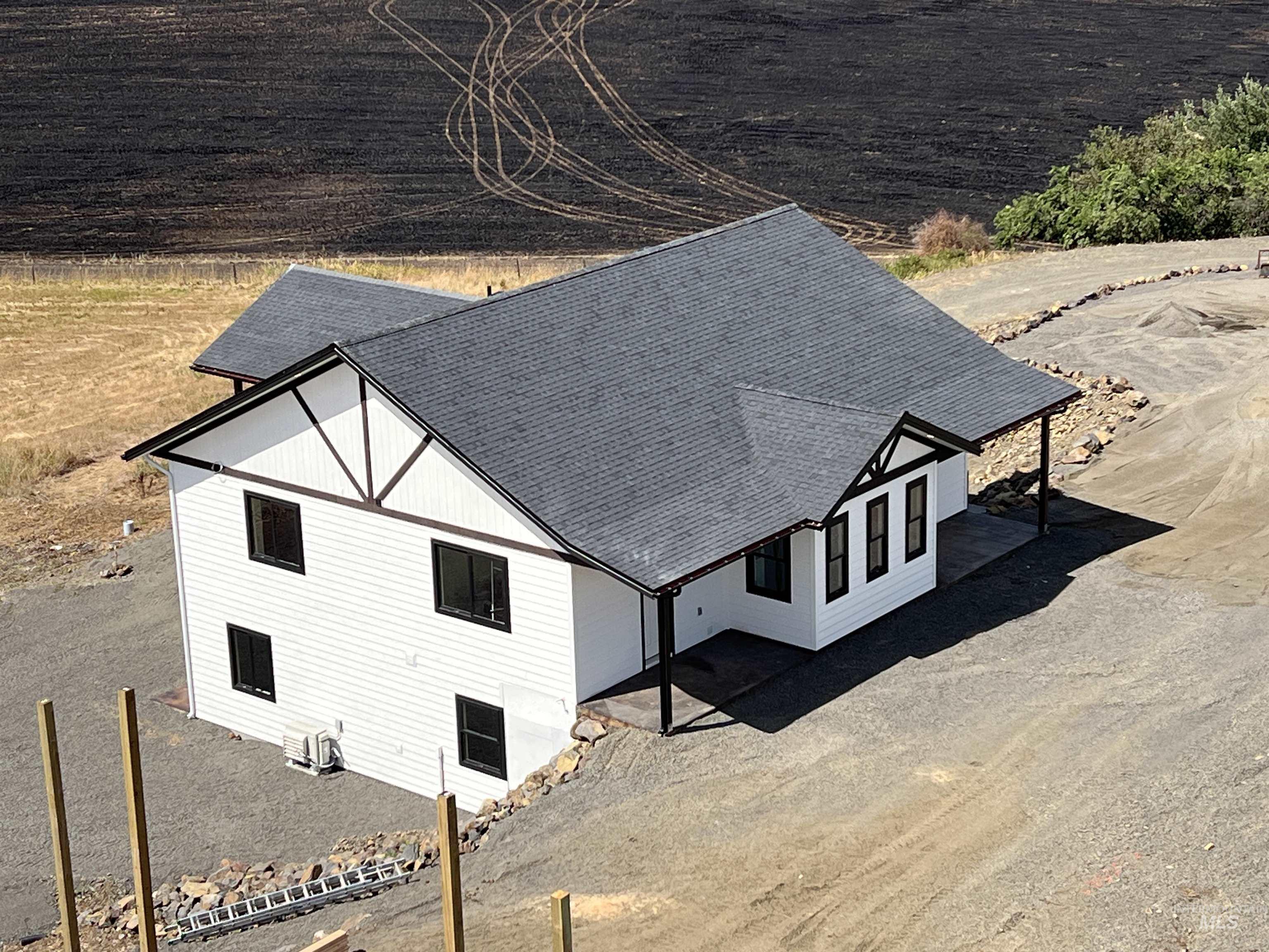 Aerial view of property and surrounding area