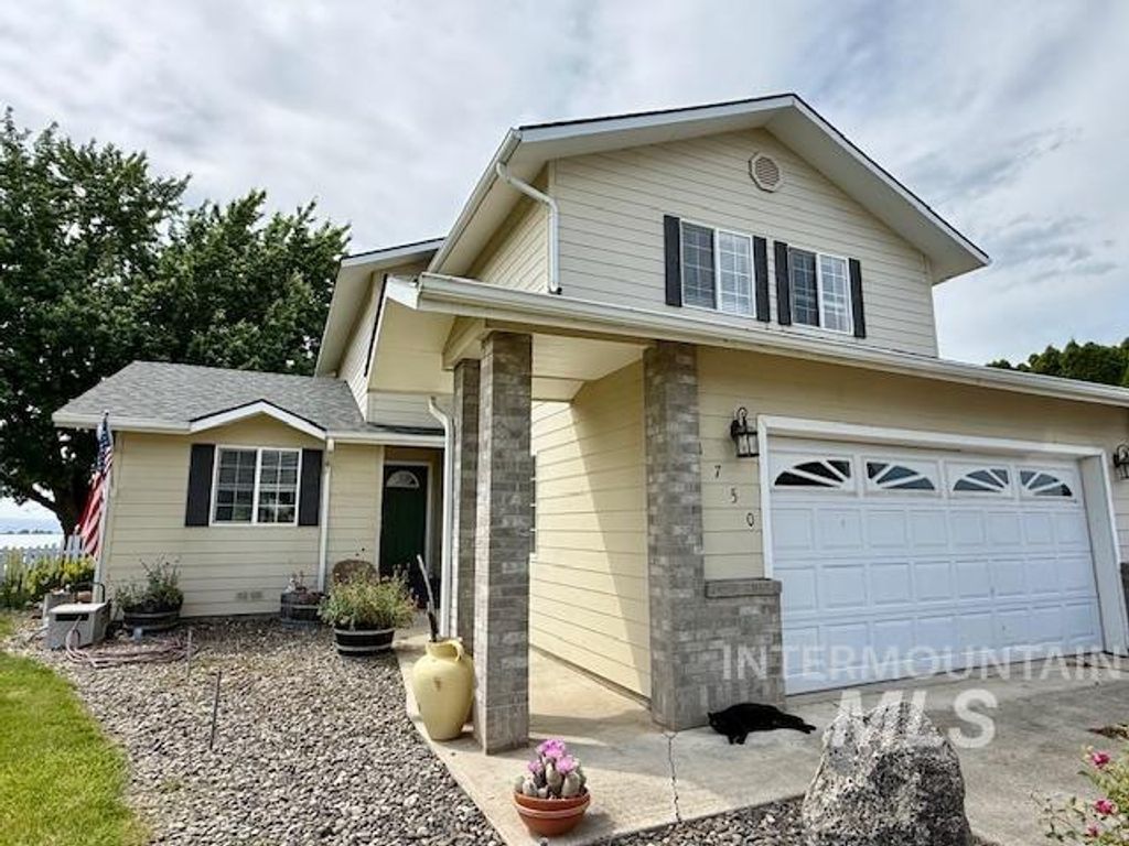 Photo of 1750 E Wheatlands AVE, Lewiston, ID 83501 (MLS # 98987667)