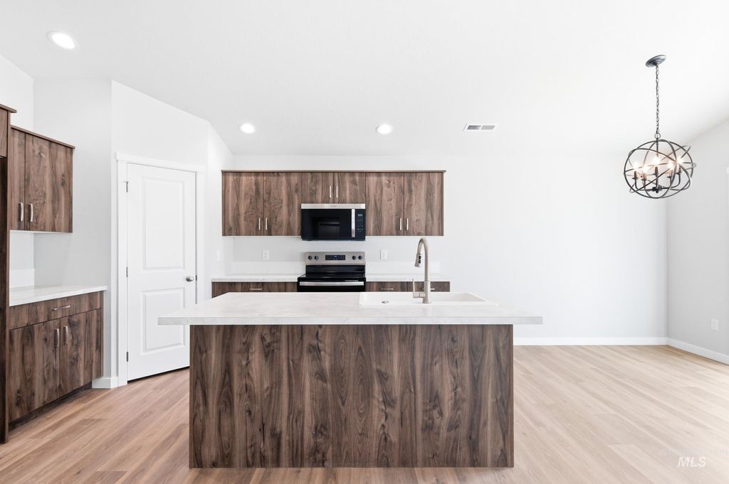 Photo of 4319 Dayton St, Caldwell, ID 83605 (MLS # 98985500)