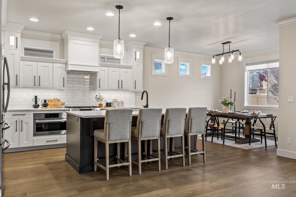 Photo of 1760 E Knobcone Dr, Meridian, ID 83642 (MLS # 98969017)