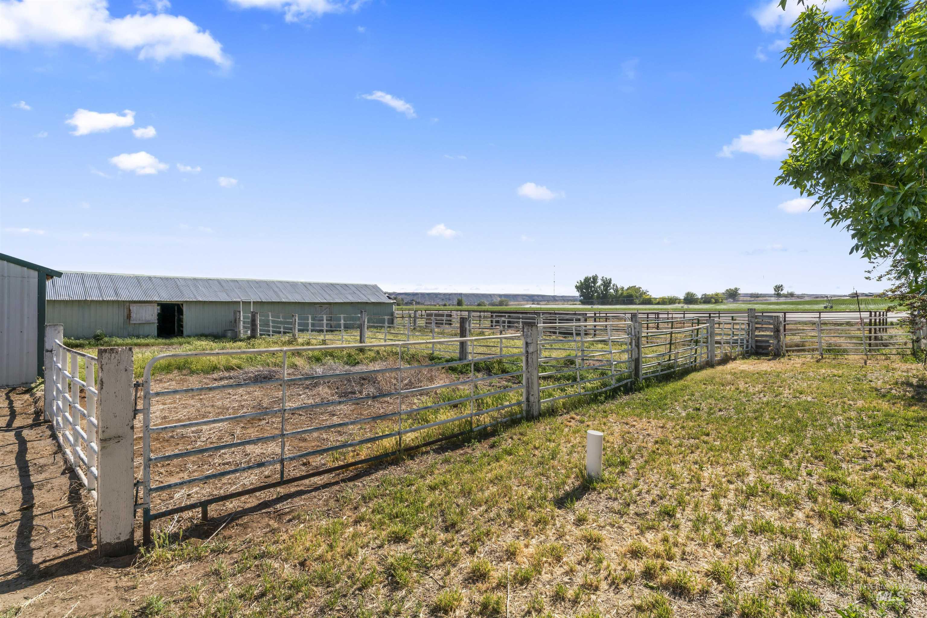 146 N Hammett Hill Rd