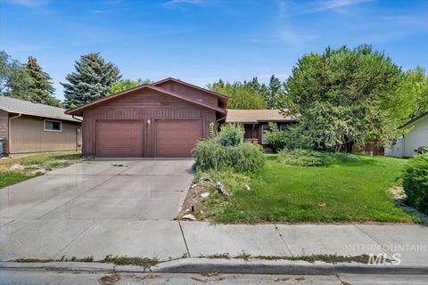 Photo of 786 Meadows Drive, Twin Falls, ID 83301 (MLS # 98990469)