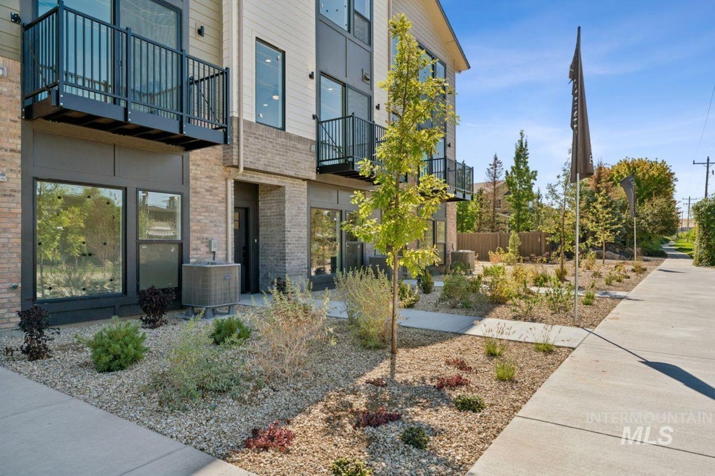 Photo of 5089 S Boven Ave, Boise, ID 83716 (MLS # 99001399)