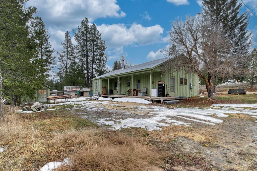 Photo of 205 Standifer St, Placerville, ID 83666 (MLS # 98977023)