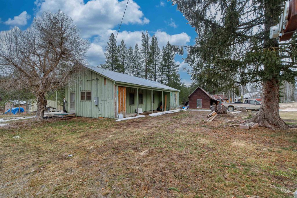 Photo of 205 Standifer St, Placerville, ID 83666 (MLS # 98977023)