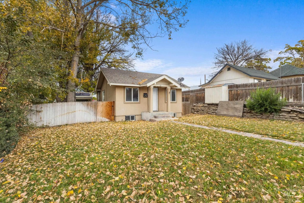 Photo of 415 12th Avenue North AVE, Nampa, ID 83687 (MLS # 99004936)