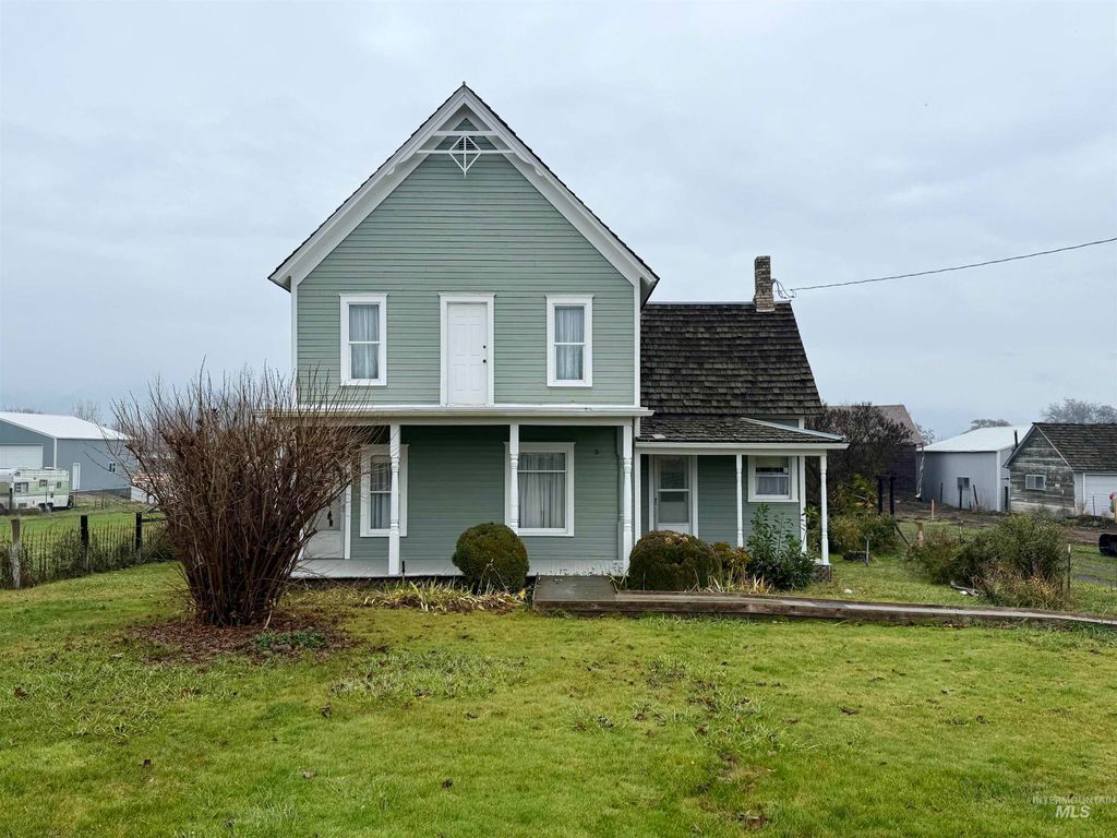 Photo of 1368 Chestnut St, Clarkston, WA 99403 (MLS # 98969164)