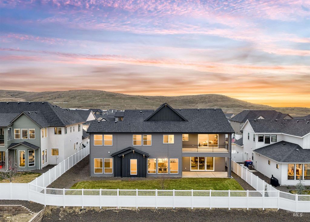 Photo of 13624 N Ruffed Grouse Way, Boise, ID 83714 (MLS # 98974950)