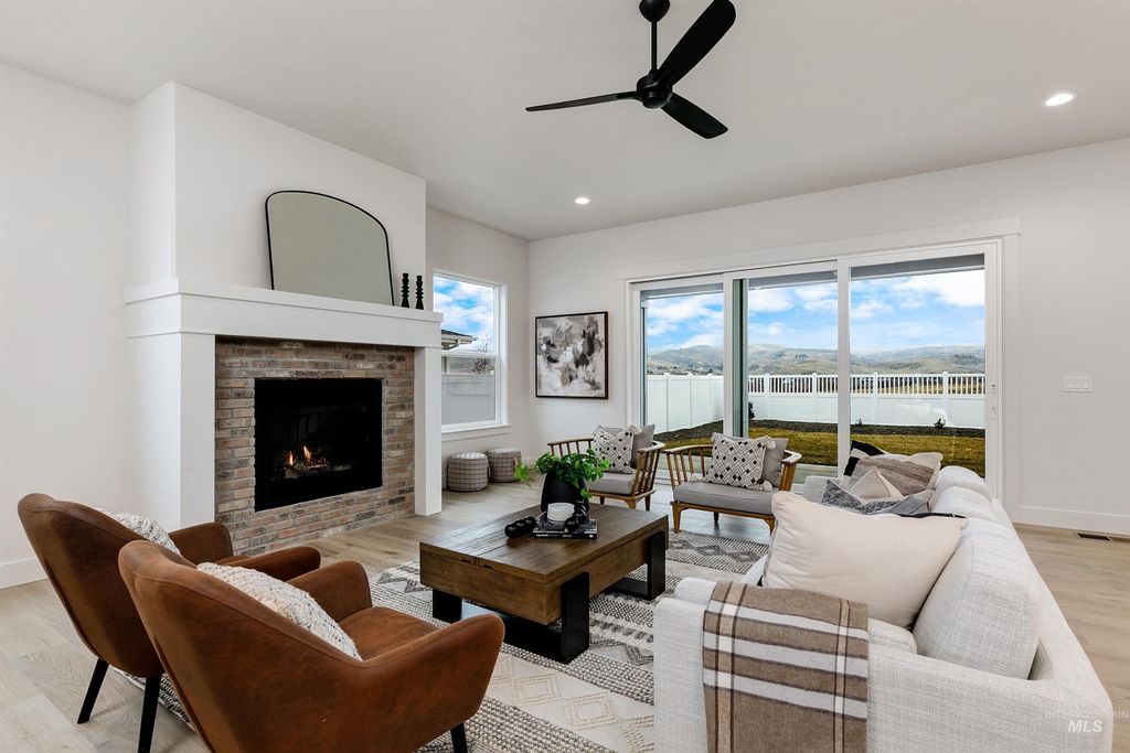 Photo of 13624 N Ruffed Grouse Way, Boise, ID 83714 (MLS # 98974950)