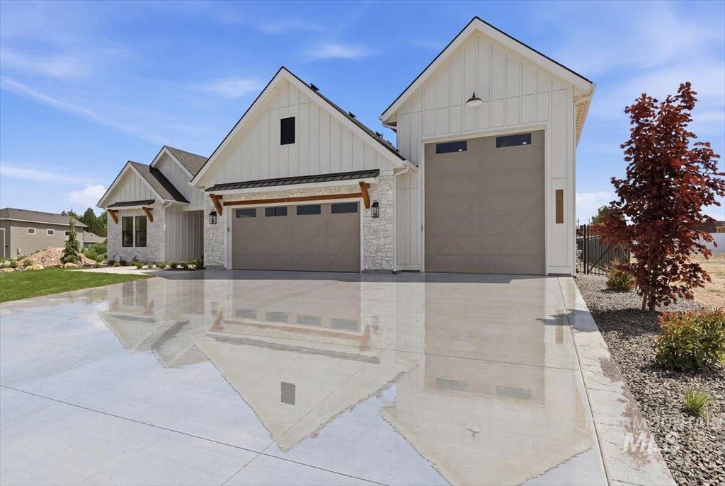 Photo of 7042 E Chicken Hawk Loop, Nampa, ID 83686 (MLS # 98989138)
