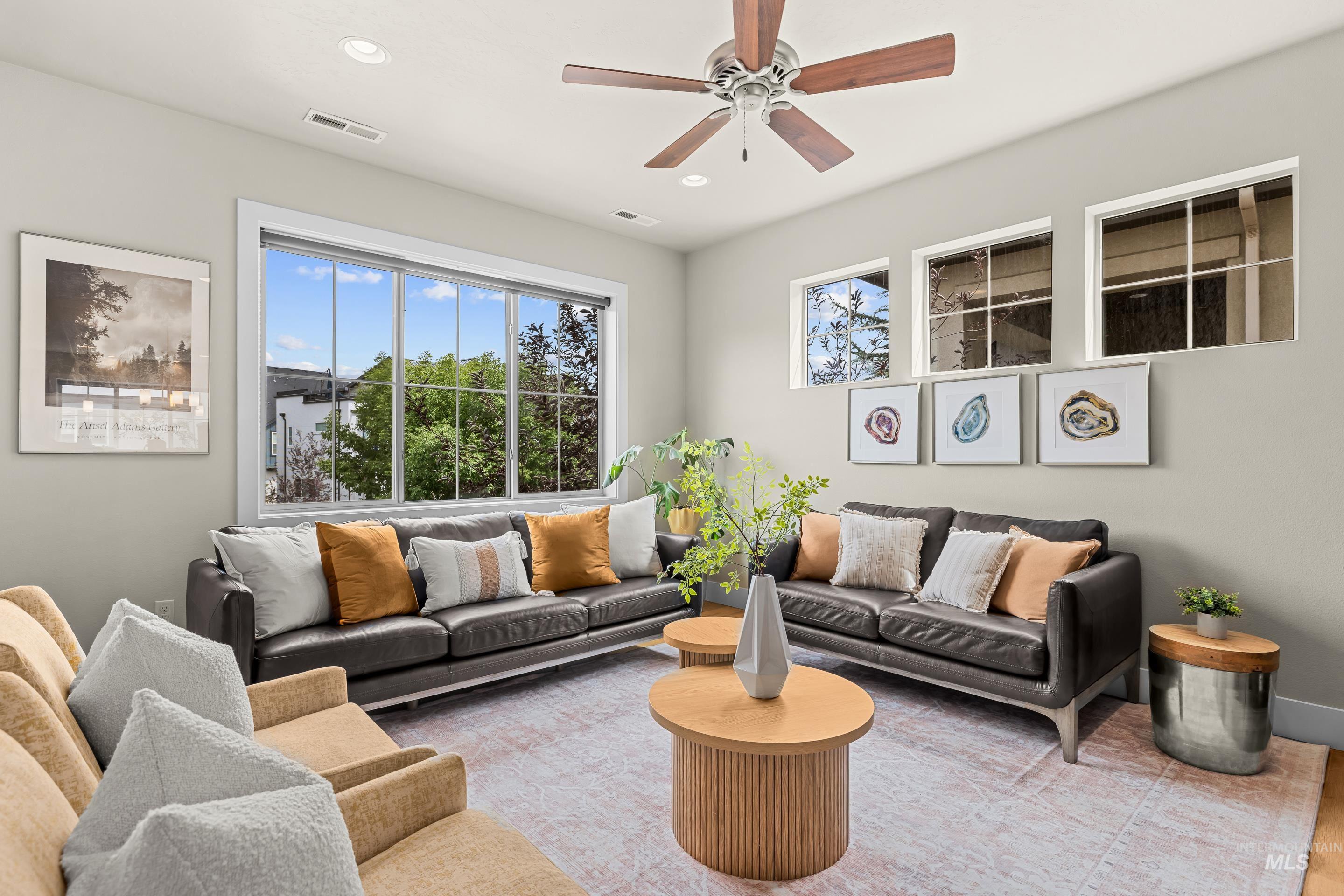 3290 E Thoroughbred Ln