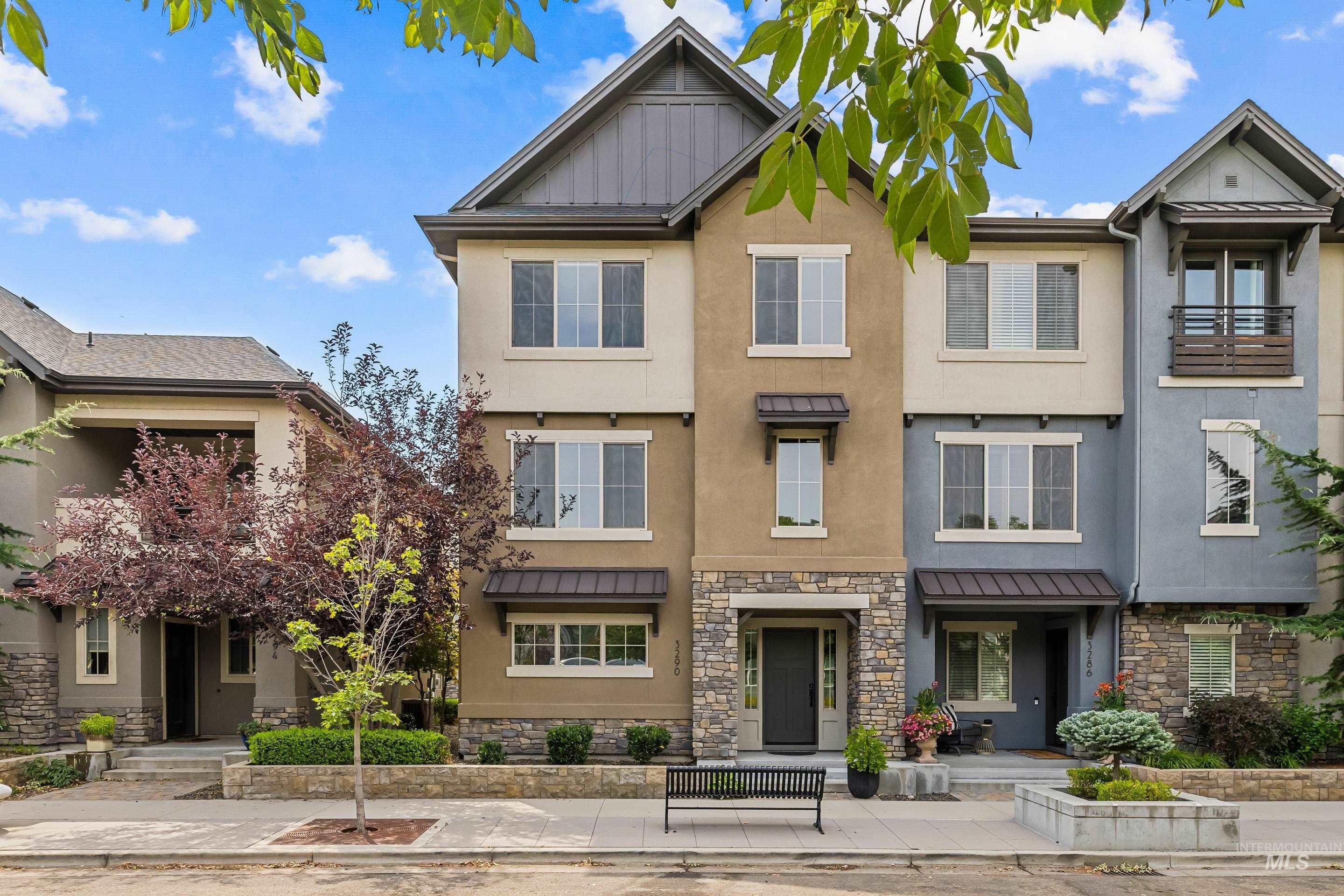 3290 E Thoroughbred Ln