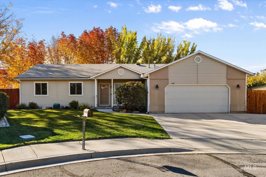 Photo of 380 W Bloomington Dr, Meridian, ID 83642 (MLS # 98965759)