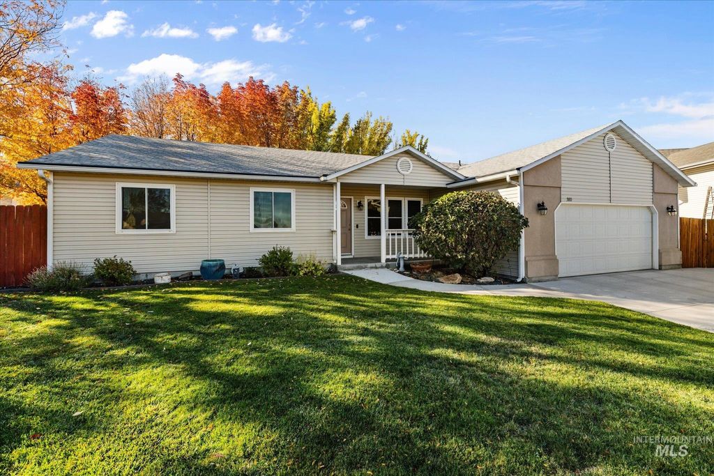 Photo of 380 W Bloomington Dr, Meridian, ID 83642 (MLS # 98965759)