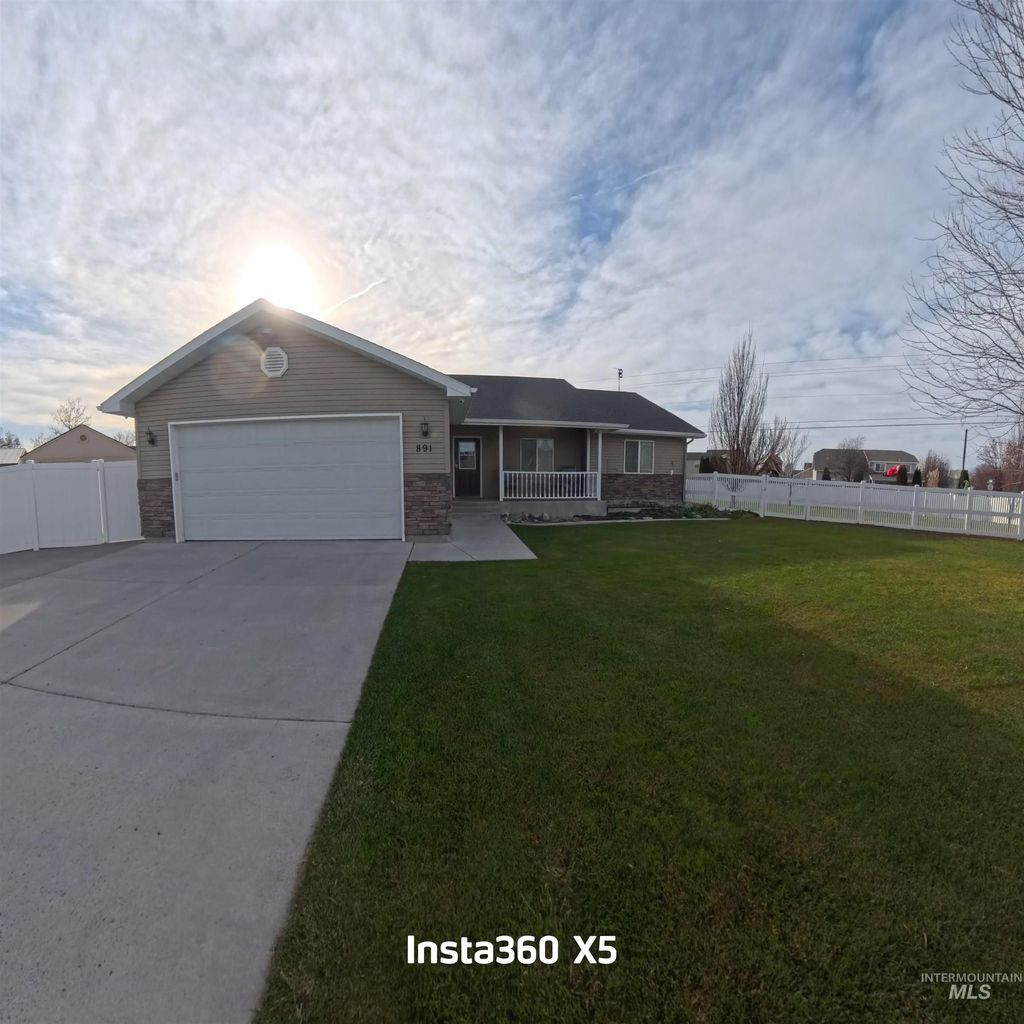 Photo of 891 N Pointe Dr, Twin Falls, ID 83301 (MLS # 98969345)