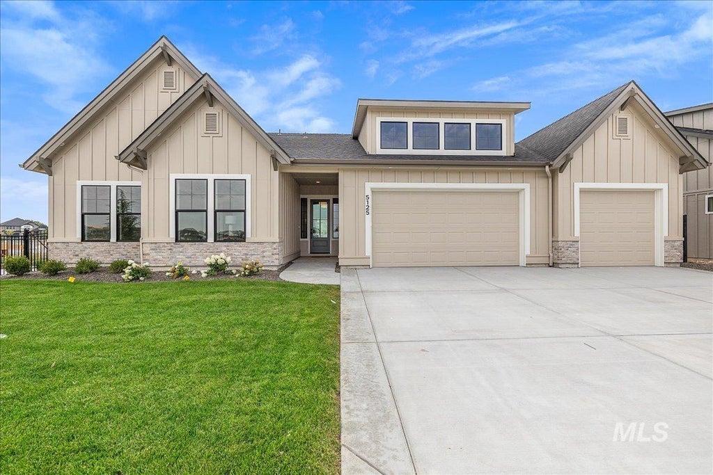 Photo of 5125 W May Jay Dr, Eagle, ID 83616 (MLS # 98999892)