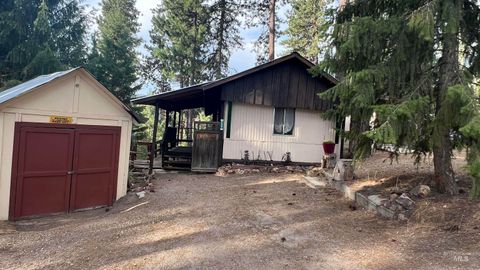 Photo of 227 Holiday Dr, Garden Valley, ID 83622 (MLS # 98956314)