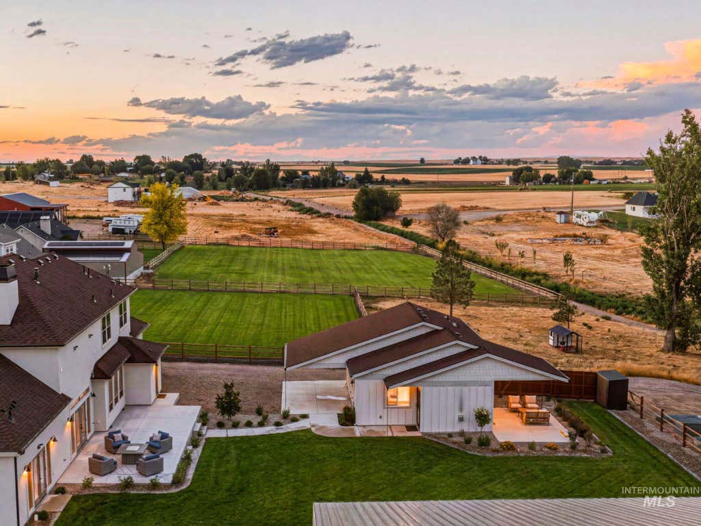 Photo of 12825 Quail Run Lane, Caldwell, ID 83607 (MLS # 98994647)