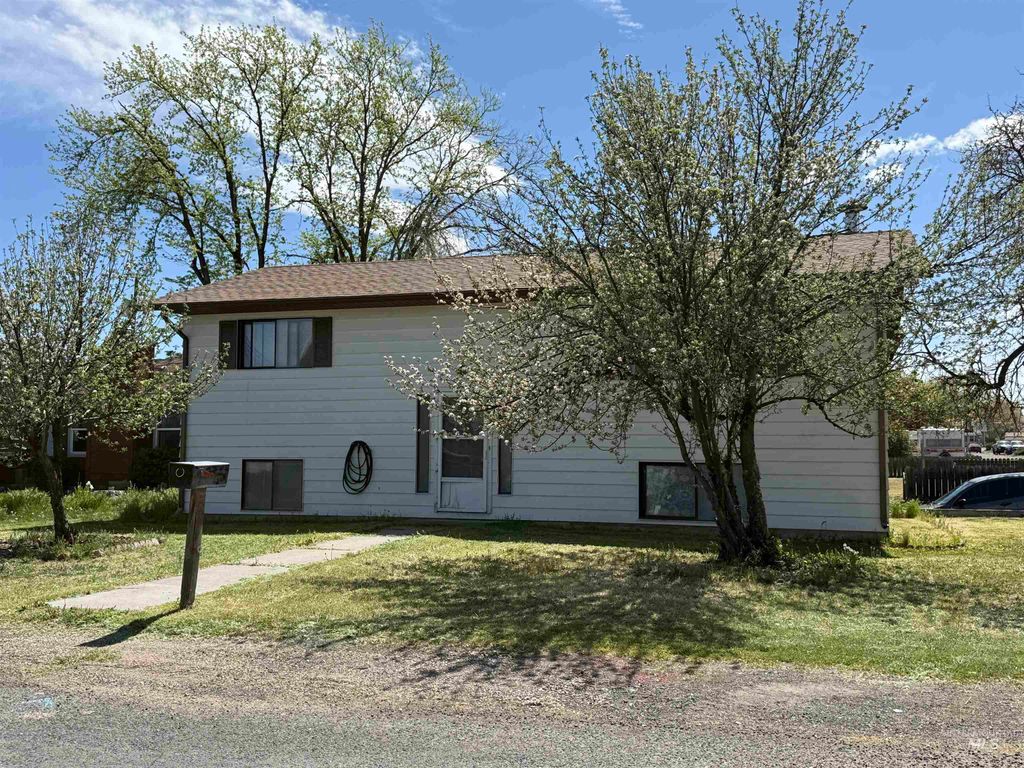 Photo of 141 Wirsching Ave W Ave, Twin Falls, ID 83301 (MLS # 98982974)