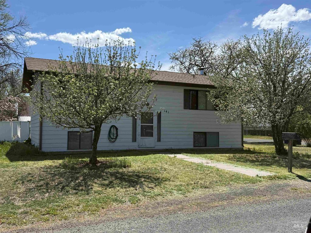 Photo of 141 Wirsching Ave W Ave, Twin Falls, ID 83301 (MLS # 98982974)