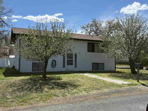 Photo of 141 Wirsching Ave W Ave, Twin Falls, ID 83301 (MLS # 98982974)