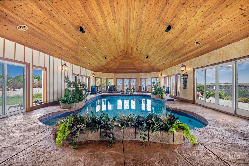 Photo of 2194 Eagle Crest Dr, Filer, ID 83328 (MLS # 98957310)