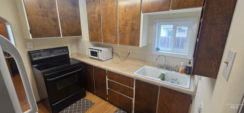 Photo of 728 Bryden AVE, Lewiston, ID 83501 (MLS # 98999473)