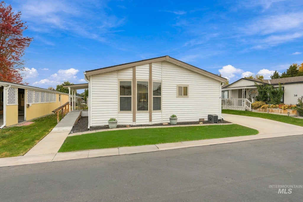 Photo of 1907 W Flamingo Ave #39, Nampa, ID 83651 (MLS # 99005150)