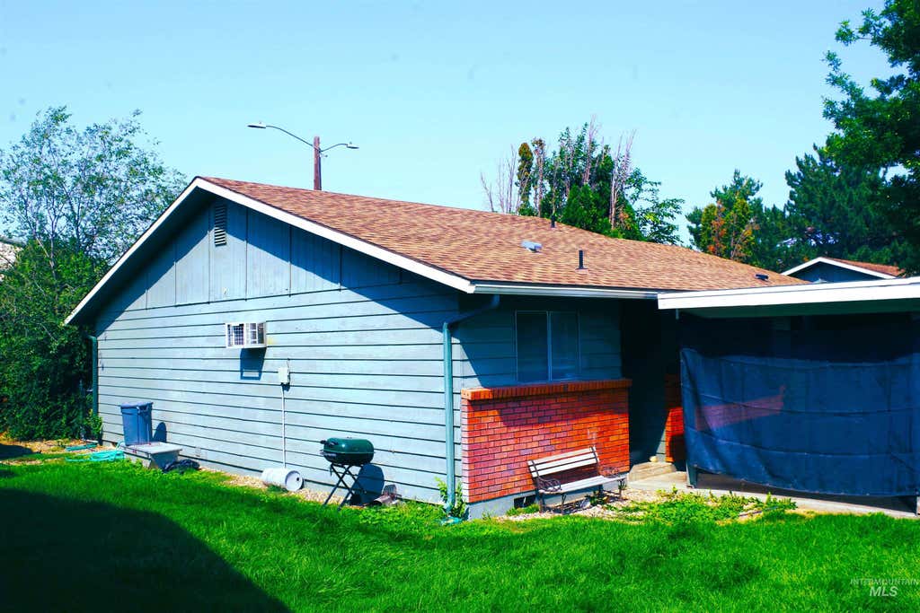 Photo of 416 E Maine Ave, Nampa, ID 83686 (MLS # 98995811)