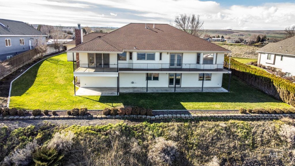 Photo of 2530 Valleyview Drive, Clarkston, WA 99403 (MLS # 98978379)