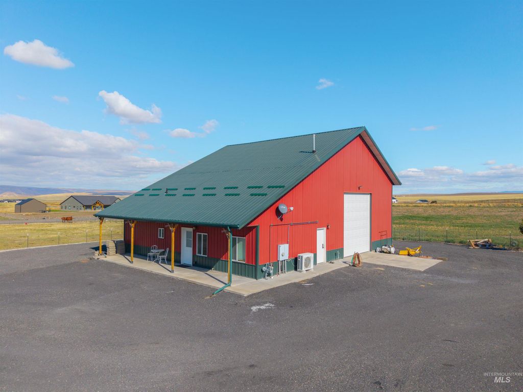 Photo of 2233 Burrell Avenue, Lewiston, ID 83501 (MLS # 98965088)