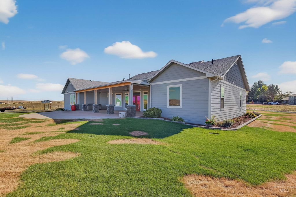Photo of 2233 Burrell Avenue, Lewiston, ID 83501 (MLS # 98965088)