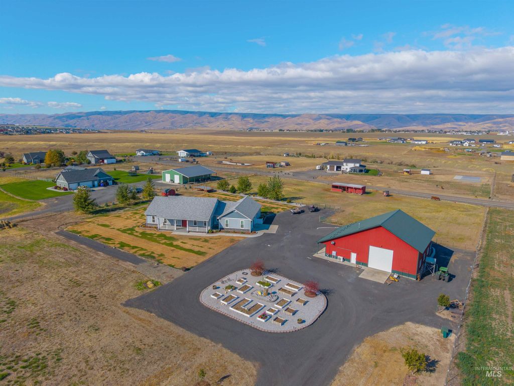 Photo of 2233 Burrell Avenue, Lewiston, ID 83501 (MLS # 98965088)