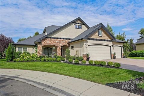 Photo of 1354 W Overlake Ct, Eagle, ID 83616 (MLS # 98983591)