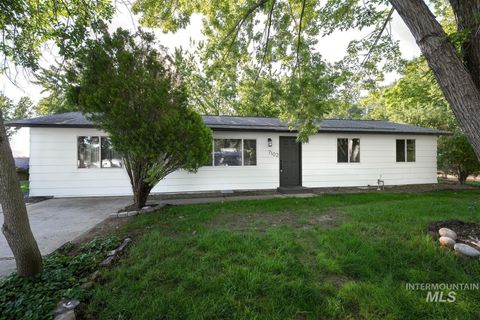 Photo of 7102 S Ravenswood Way, Boise, ID 83709 (MLS # 98991443)