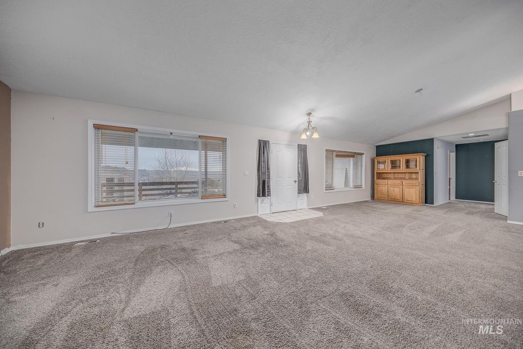 Photo of 1200 Hoffman Dr, Vale, OR 97918 (MLS # 98975407)