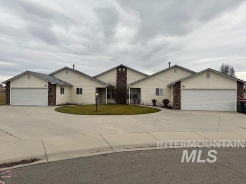 981-985 E Blue Heron St. Meridian ID 83646