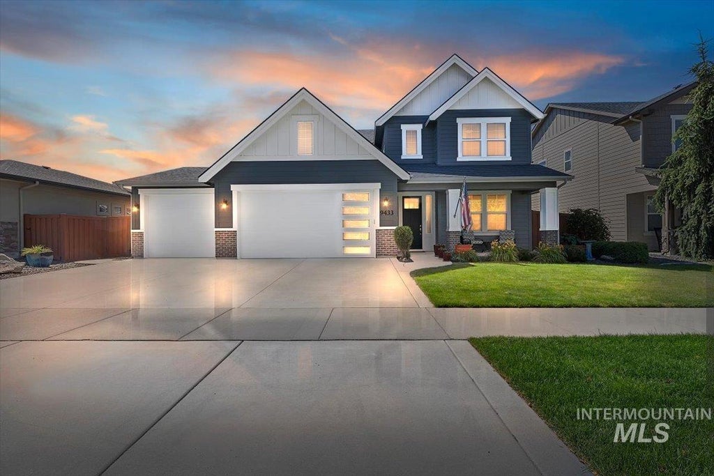 Photo of 9433 W Wildbranch Dr, Star, ID 83669 (MLS # 98990687)