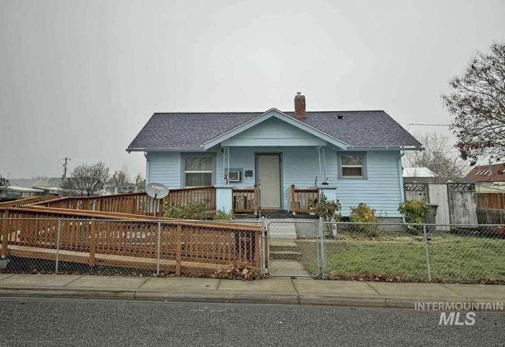 Photo of 318 Maple Street, Clarkston, WA 99403 (MLS # 98970097)