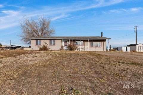 Photo of 14064 SW Parker Drive, Mountain Home, ID 83647 (MLS # 98969487)