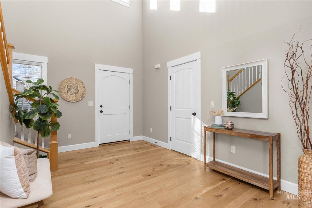 Photo of 1268 W Cobblefield Ct, Meridian, ID 83646 (MLS # 98975140)