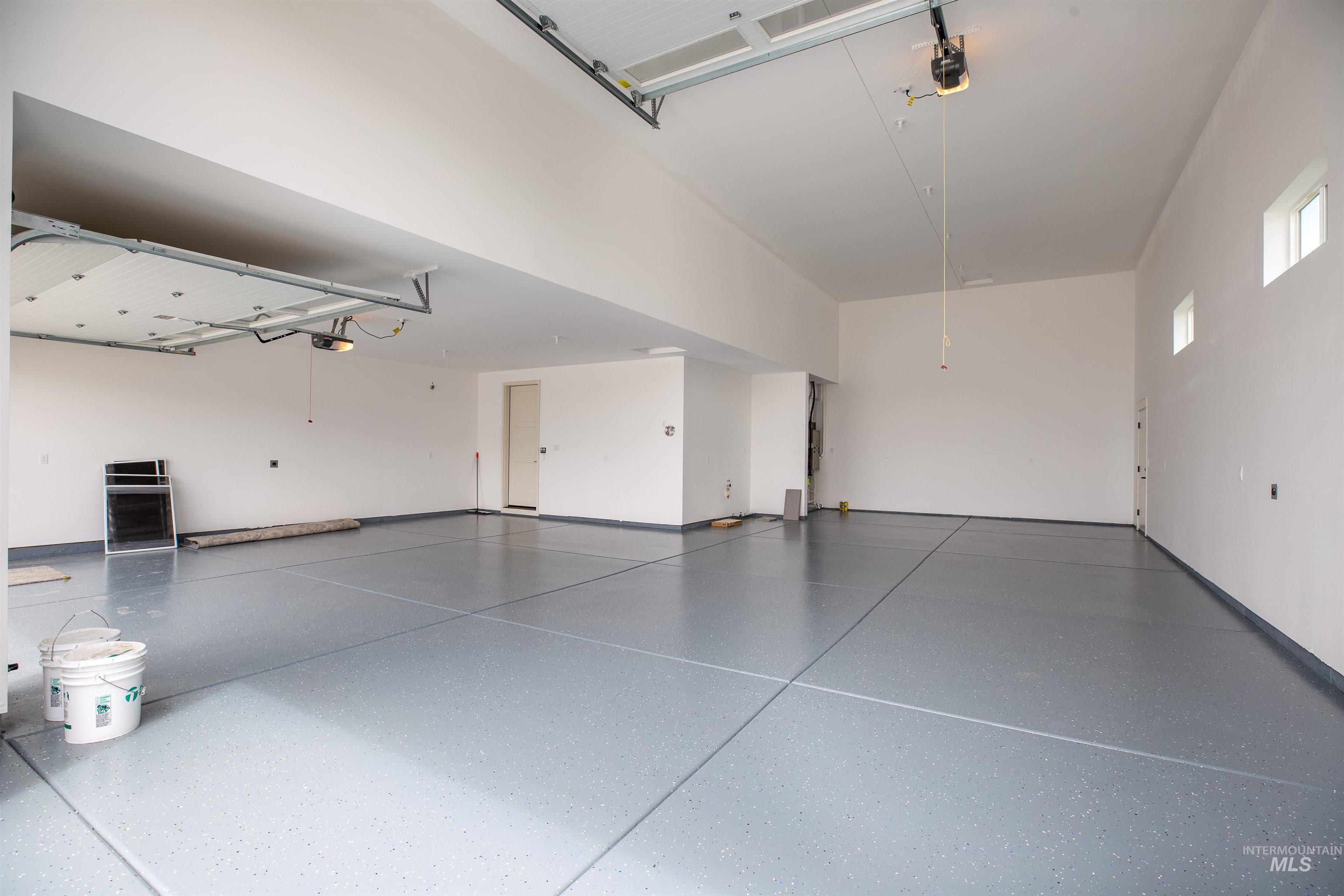 132 E Heliotrope Drive