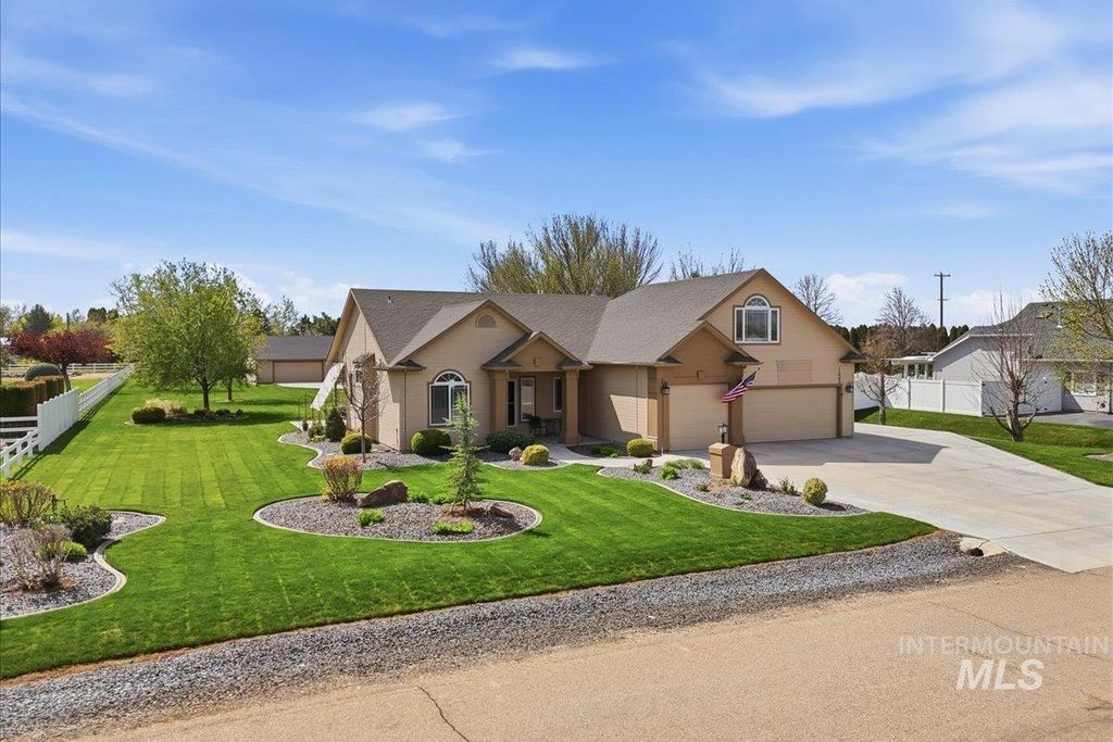 Photo of 11945 Plantation Ct, Nampa, ID 83651 (MLS # 98981136)