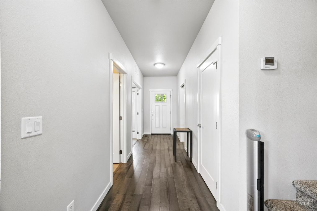 Photo of 8025 S Red Cliff Ave, Boise, ID 83716 (MLS # 98969122)