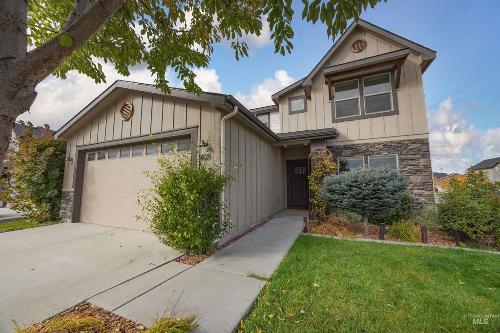 Photo of 8025 S Red Cliff Ave, Boise, ID 83716 (MLS # 98969122)